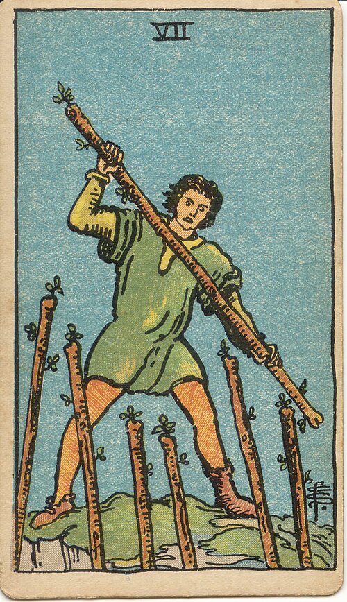 타로 완드 7 카드(Seven of Wands) 의미 — 높은 곳에서 지켜내는 용기